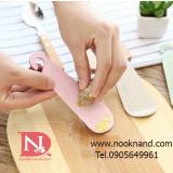 อุปกรณ์สำหรับขูดข่า แครอท กระเทียม สำหรับปรุงอาหาร อุปกรณ์สำหรับขูดข่า แครอท กระเทียม สำหรับปรุงอาหาร